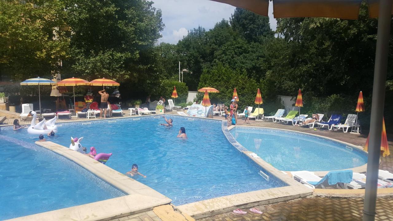 Privates, Schoenes Und Grosses Appartement In Goldstrand Exterior foto